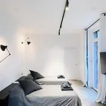 Design Loft With Free Private Parking